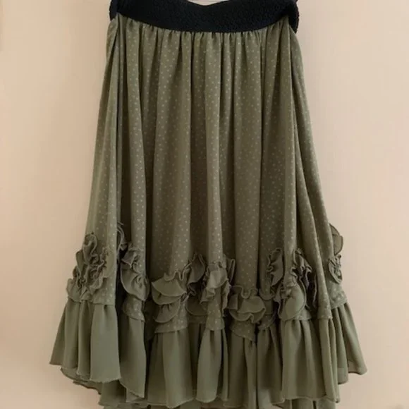 ✨Host Pick✨ axes femme polka dot moss green skirt with flower motif size M - Picture 1 of 4